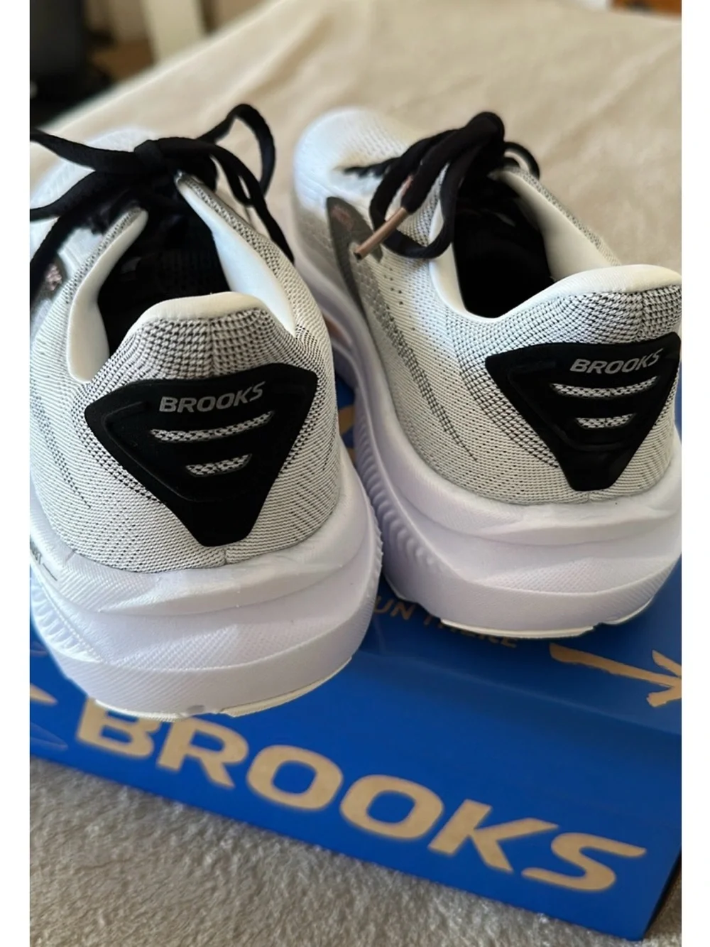 Brand New - Brooks Women's Ghost 17 White and Rose Gold Running/Walking Shoes
